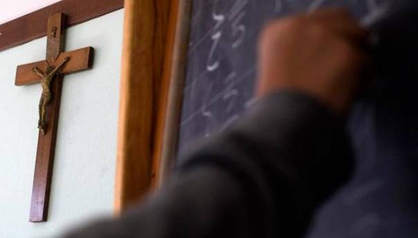 Mađarska želi veći utjecaj Crkve u školama