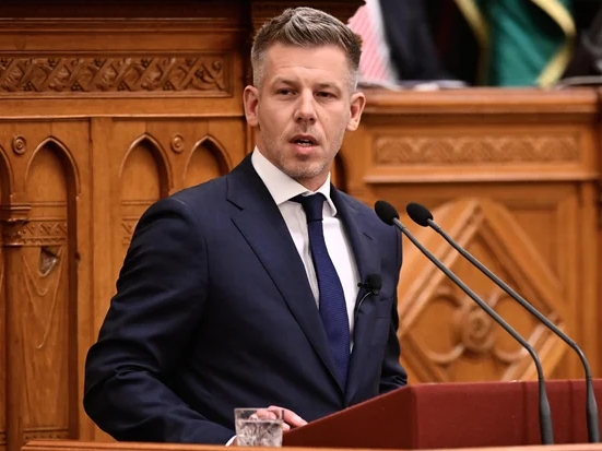 Mađarski premijer najavio novi Ustav i uklanjanje "Orbanove mafije"