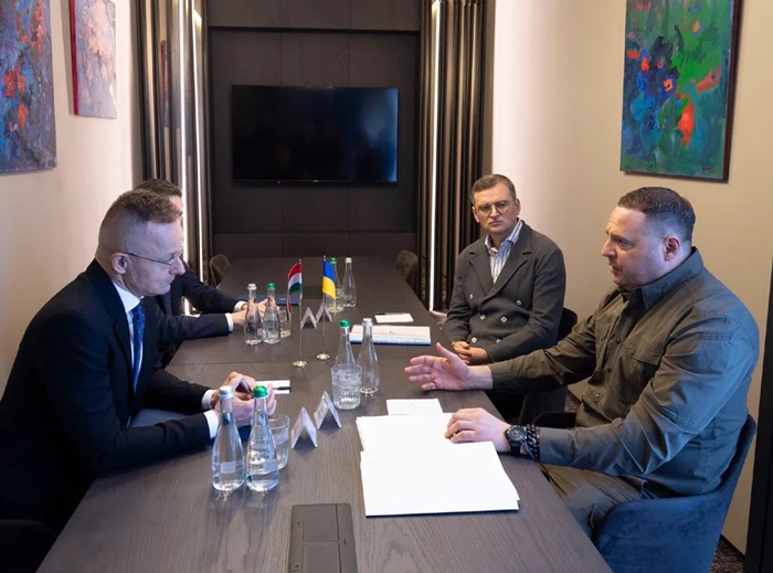 Mađarski šef diplomatije u posjeti Ukrajini: Očekuje se poboljšanje odnosa dviju zemalja