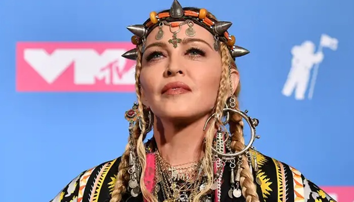 Madonna odlaže turneju nakon boravka na intenzivnoj njezi