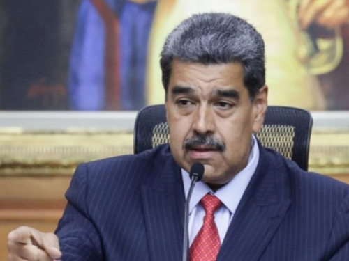 Maduro zaprijetio Amerikancima da će naoružati 4,5 miliona ljudi "puškama i raketama"
