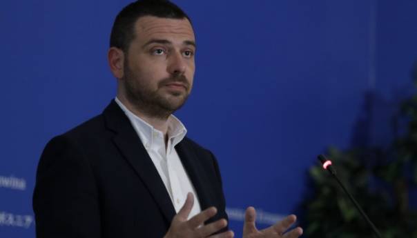 Magazinović: BiH je na korak od eskalacije zbog Dodika