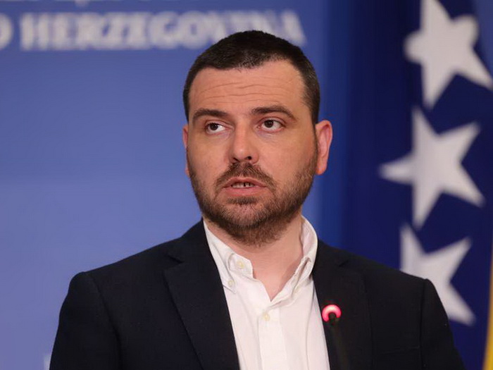 Magazinović pokrenuo inicijativu za ukidanje dodatne poštarine za međunarodne poštanske pošiljke