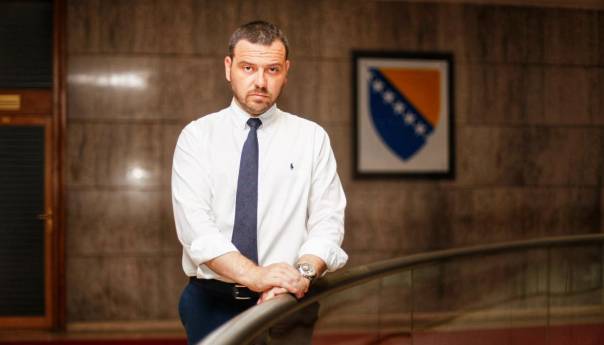 Magazinović: Razbacivanje naoružanjem po ulici nije bezazleno