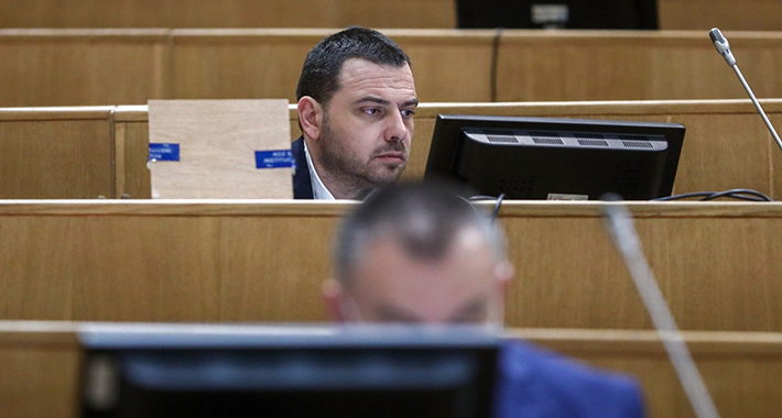 Magazinović Tegeltiji: Da li vas je stid što građani idu u Srbiju na vakcinaciju