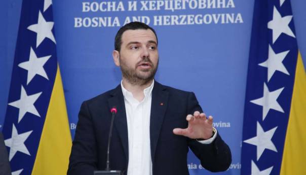 Magazinović: Ukinuti plaćanja poreza za one koji doniraju hranu