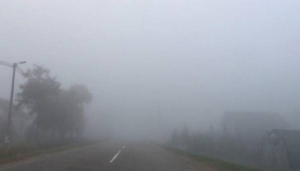 Magla i niska oblačnost jutros smanjuju vidljivost na dionicama uz rijeke