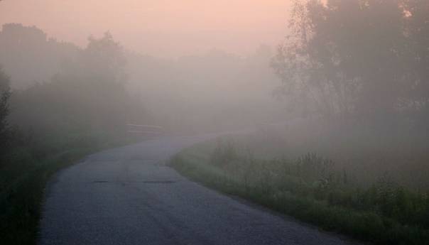 Magla i niska oblačnost jutros smanjuju vidljivost