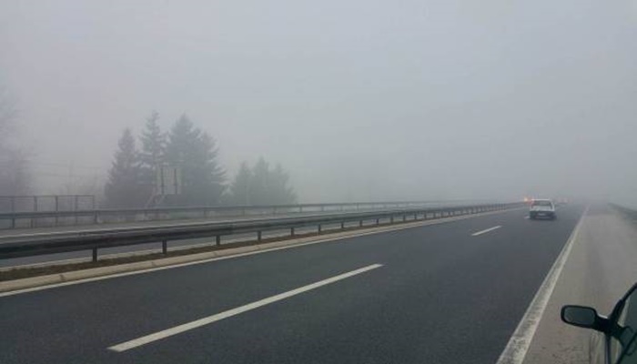 Magla na autoputu Lepenica - Zenica, te dolinama Save, Vrbasa, Drine...
