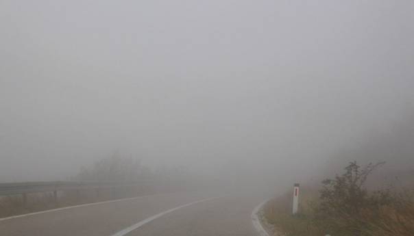 Magla na dionicama uz rijeke, učestali odroni