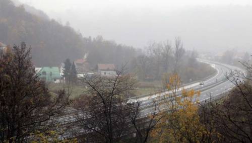 Magla na prijevojima Mlinište i Rostova, vidljivost smanjena na 20 m