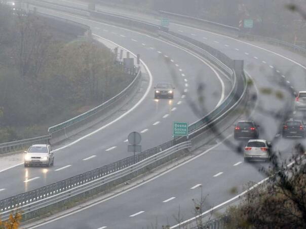 Magla smanjuje vidljivost na dionicama u kotlinama i uz riječne tokove