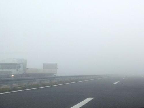 Magla smanjuje vidljivost, vozite oprezno