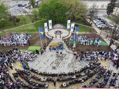 Maglaj obilježio Dan Armije RBiH: Otvoreno spomen-obilježje šehidima i poginulim braniocima