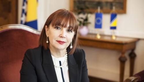 Mahmutbegović: Božić praznik radosti, mira, ljubavi i praštanja