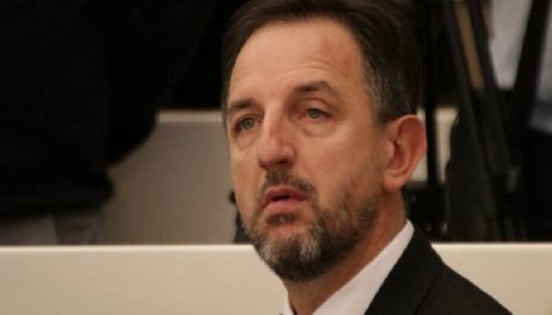 Mahmutović podnio krivičnu prijavu protiv direktorice OŠ Petar Kočić