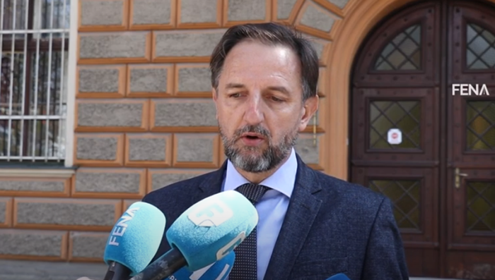 Mahmutović predao zahtjev za ocjenu ustavnosti Zakona o nepokretnoj imovini RS