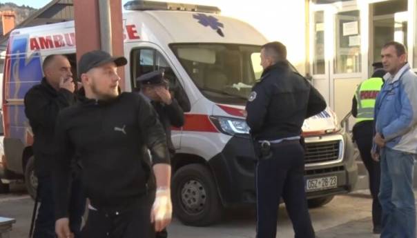 Majka dječaka ranjenog na Kosovu: Napadač nije pucao na njih, pogođeni rikošetom