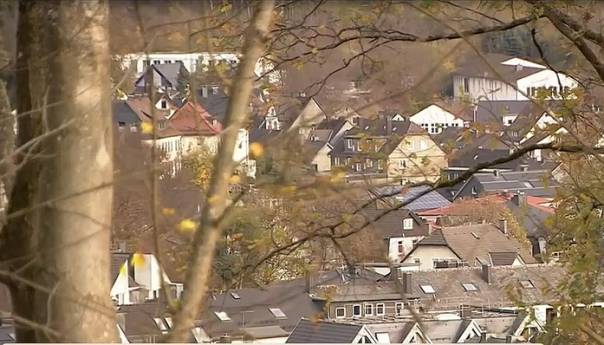 Majka i njeni roditelji curicu držali zatvorenu u kući u Njemačkoj sedam godina