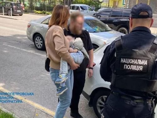 Majka u Ukrajini osuđena zbog trgovine ljudima, pokušala prodati dvogodišnjeg sina