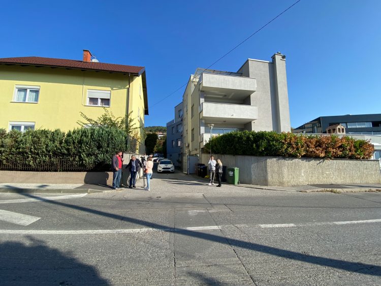 Majka ubijene djece u Zagrebu se u teškom psihičkom stanju vratila u rodni Neum