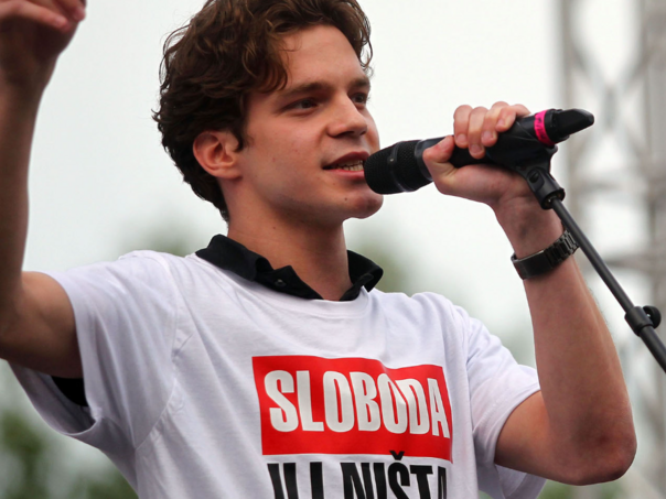 Majka uhapšenog srbijanskog studenta: Uplašeni smo, crtaju metu na čelu mog sina