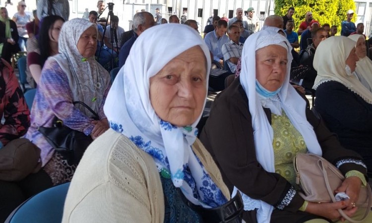 Majke Srebrenice pozdravile odluku Inzka o kažnjavanju negiranja genocida