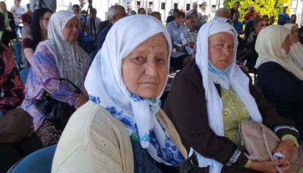 Majke Srebrenice pozdravile odluku Inzka o kažnjavanju negiranja genocida