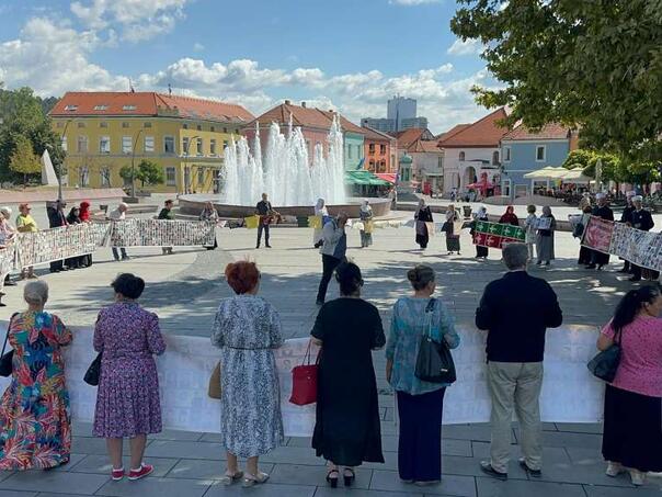 Majke Srebrenice pozivaju na reakciju: Istina o zločincima je dokumentovana!