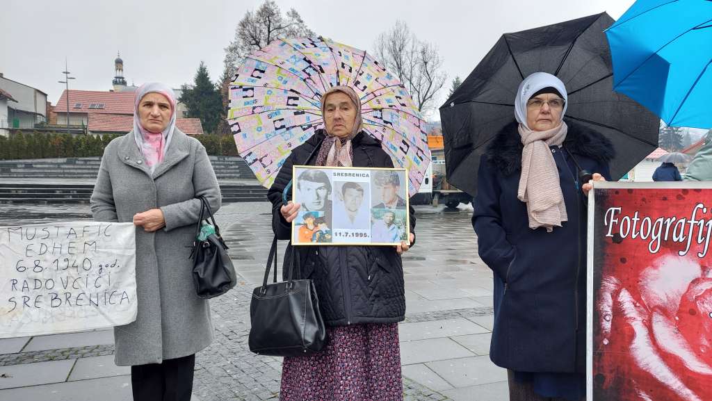 Majke Srebrenice pozvale OHR da konačno zaustavi negiranje genocida i vrijeđanje žrtava
