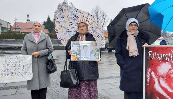 Majke Srebrenice pozvale OHR da konačno zaustavi negiranje genocida i vrijeđanje žrtava