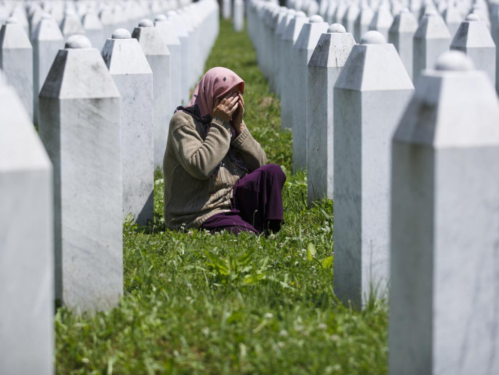 Majke Srebrenice zatražile reakciju OHR-a, optužile Vučića i prozvale Von der Leyen