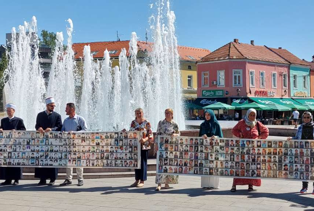 Majke Srebrenice: Tražit ćemo svoje najmilije do posljednje kapi krvi
