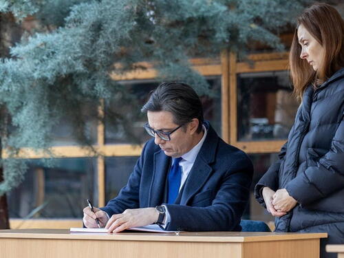 Makedonski predsjednik se upisao u knjigu žalosti: Počivaj u miru Vanja