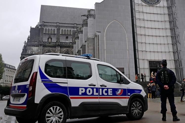 Macron šalje dodatnu policiju na granice