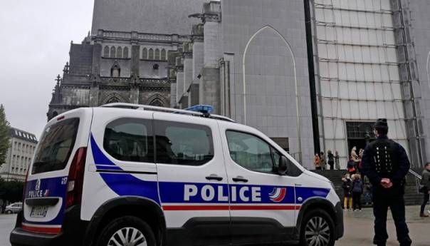 Macron šalje dodatnu policiju na granice