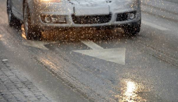 Maksimalan oprez u vožnji zbog ledene kiše