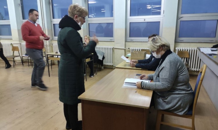Mala izlaznost birača na prijevremene izbore u Prijedoru