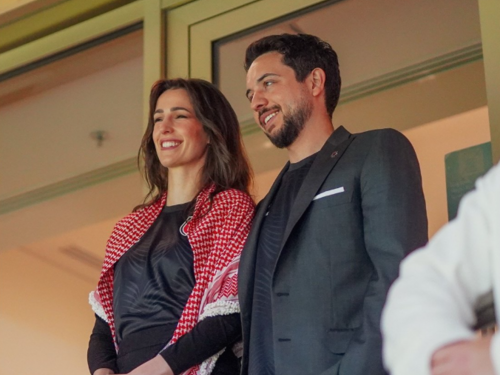 Mala princeza Iman zablistala na novogodišnjoj fotografiji jordanskog princa