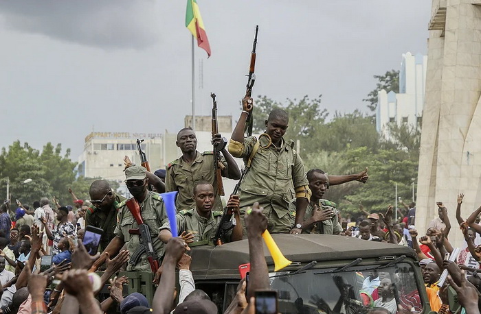 Mali: Pobunjeni vojnici uhapsili predsjednika i premijera