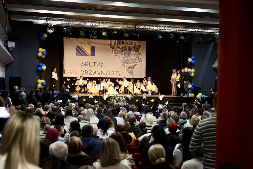 Mališani iz Gradskog vrtića Bihać obilježili Dan državnosti