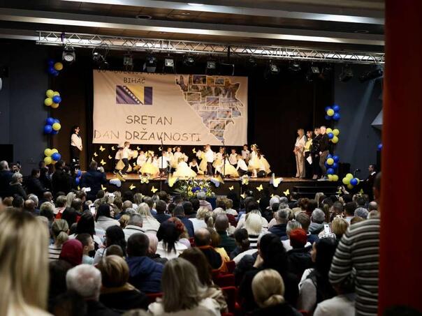 Mališani iz Gradskog vrtića Bihać obilježili Dan državnosti