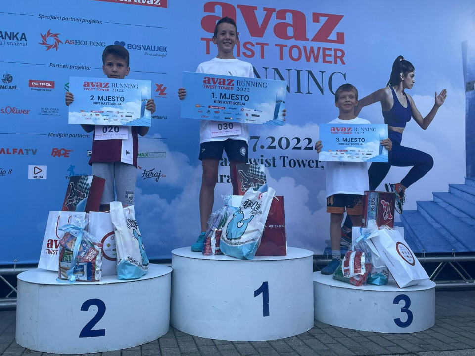 Mališani otvorili "Avaz Twist Tower Running 2022"