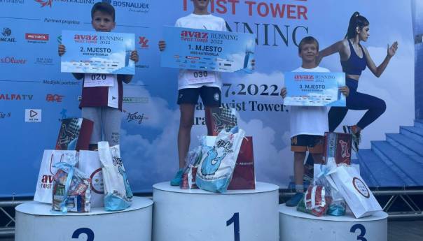 Mališani otvorili "Avaz Twist Tower Running 2022"