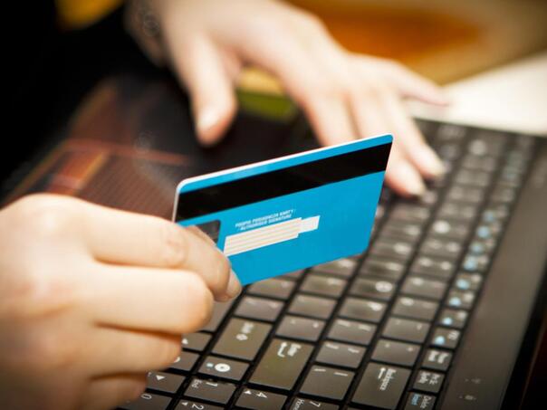 Maloljetnica u Hrvatskoj varala ljude: 'Navukla' ih lažnim oglasima za traktore