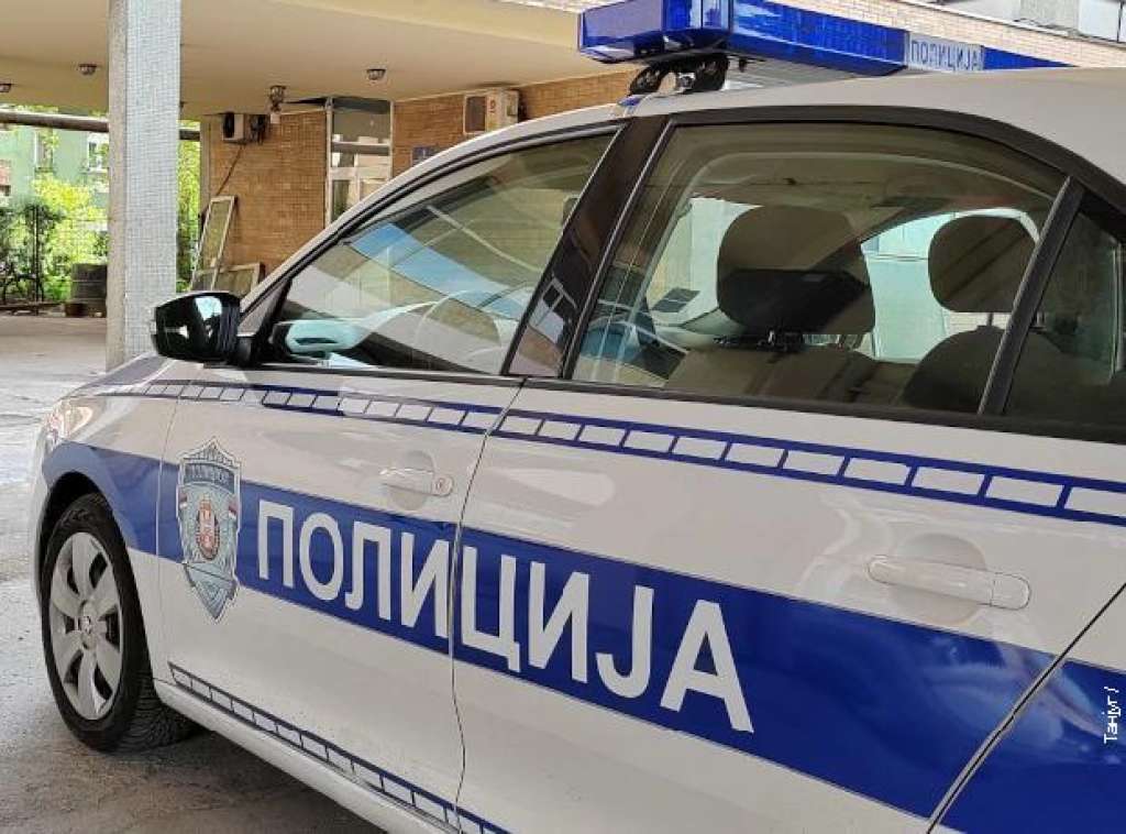 Maloljetnik osumnjičen da je nožem ubio muškarca (42)
