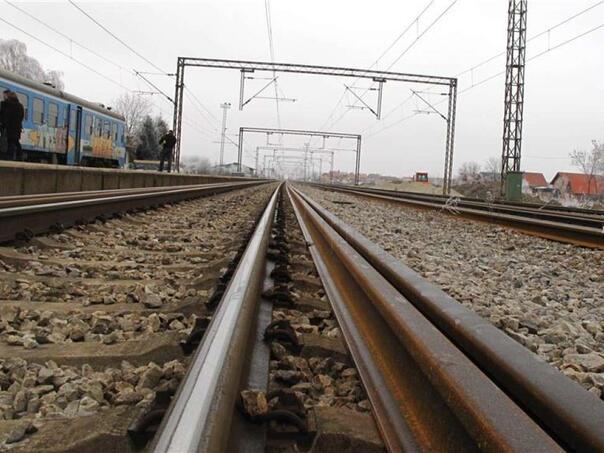 Maloljetnik poginuo u naletu voza u Zagrebu