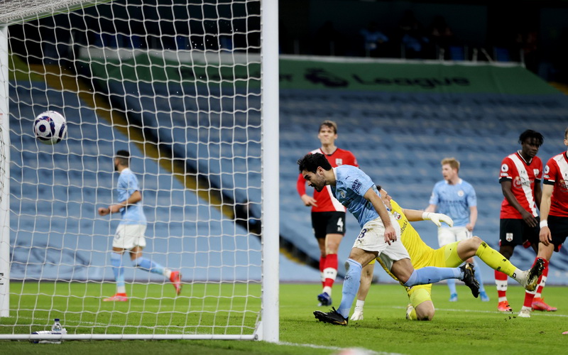 Manchester City zabio pet golova Southamptonu