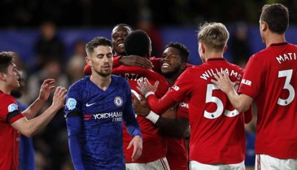 Manchester United na Stamford Bridgeu nadigrao Chelsea, Plavcima poništena dva gola