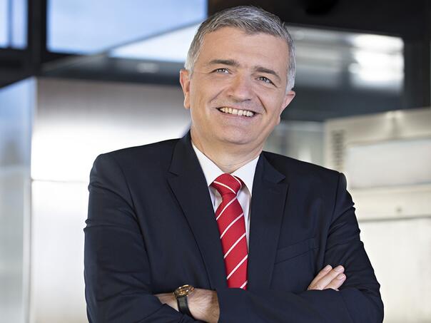 Mandić potrošio ogroman novac iz budžeta na savjetnike?